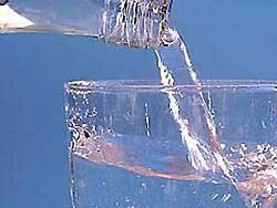 вода кристально чистая