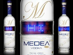 Medea водка с дисплеем